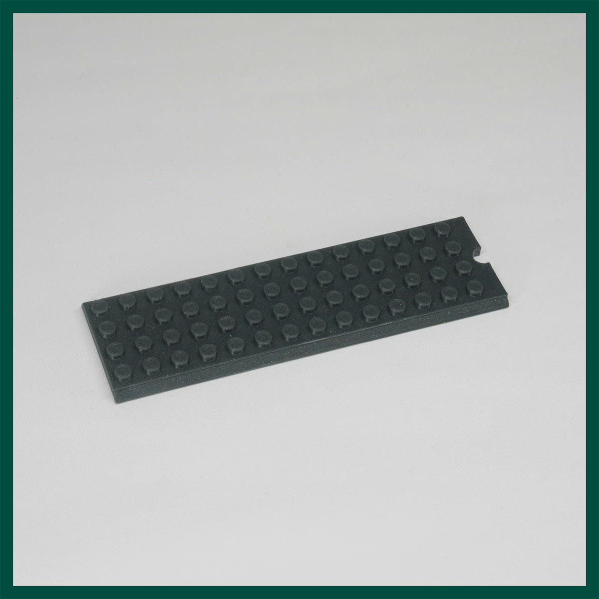 FAVO Base Plate F.L.3 117mm - close-up of stud grid on top surface